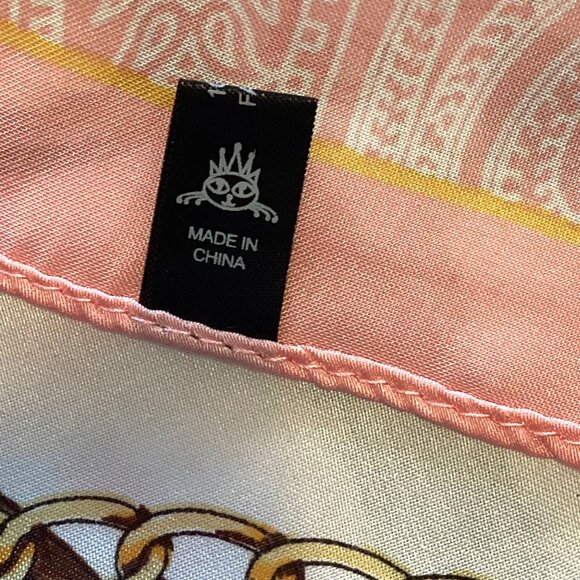 Women's Pink Chain Pattern Square Neck Scarf Feels Like Silk - Picture 3 of 4